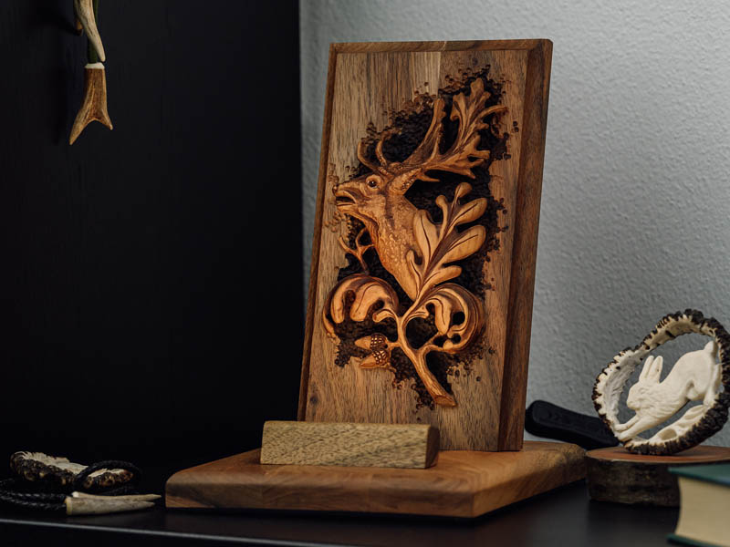 Solid wood desk lamp - red deer carving